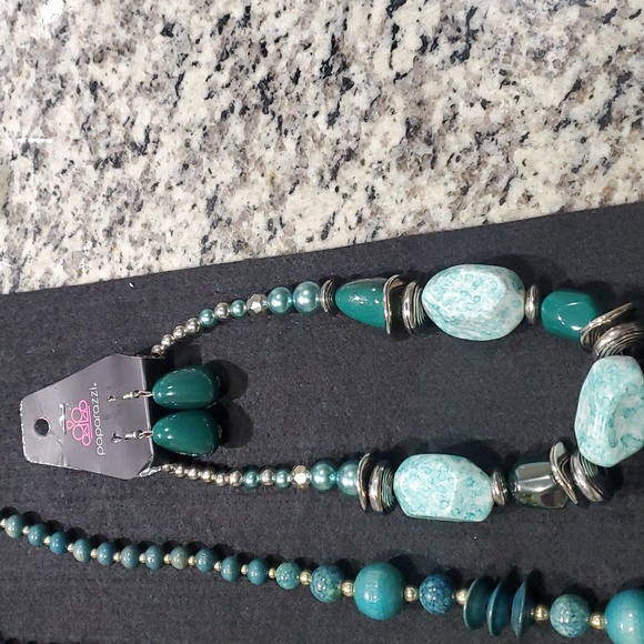 4 Piece White, Turquoise, Blue/Green Beaded necklace Lot - Picture 2 of 6